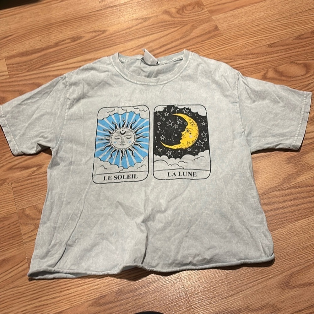 Acemi Woman’s small crop top Sun and Moon shirt short sleeve- light blue/gray